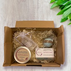 Gavepakke - Spe, badebombe og body butter (Oud Wood &amp; Vanilla)